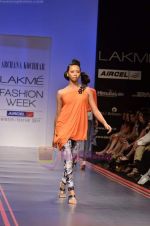 Model walks the ramp for Archana Kochhar Show at Lakme Fashion Week 2011 Day 1 in Grand Hyatt, Mumbai on 17th Aug 2011 (130).JPG